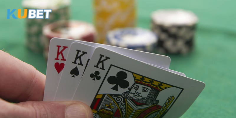 Bài Three Card Poker là trò chơi bài đơn giản